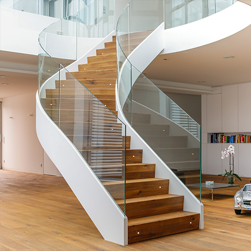 stilvolle Treppe eines Penthouses - geplant von roomanddesign